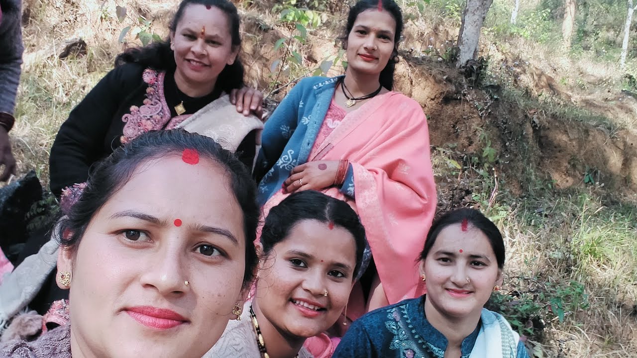 आज था खागी में नामकरण 😊 सभी लोग गए हम 😊