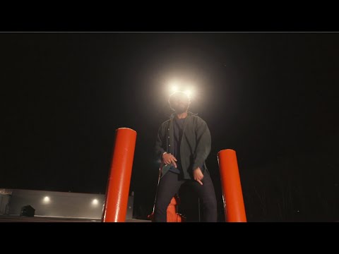 在 YouTube 上观看 Latrell James - No Law (Official Video) 在 YouTube 上观看 Latrell James - No Law (Official Video)