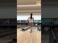 ストライク！だけど脇も甘いし足も開いてる #bowling #ボウリング #shorts #strike
