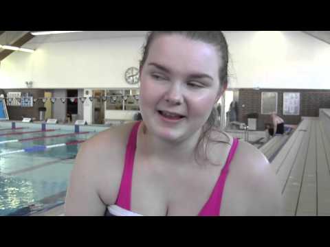Video: Hvordan Lære å Svømme Under Vann