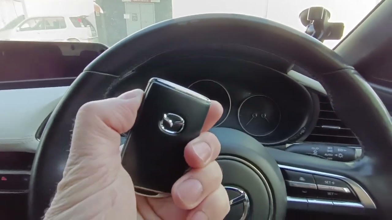 Программирование смарт ключа на автомобиль Mazda 3 2020г.