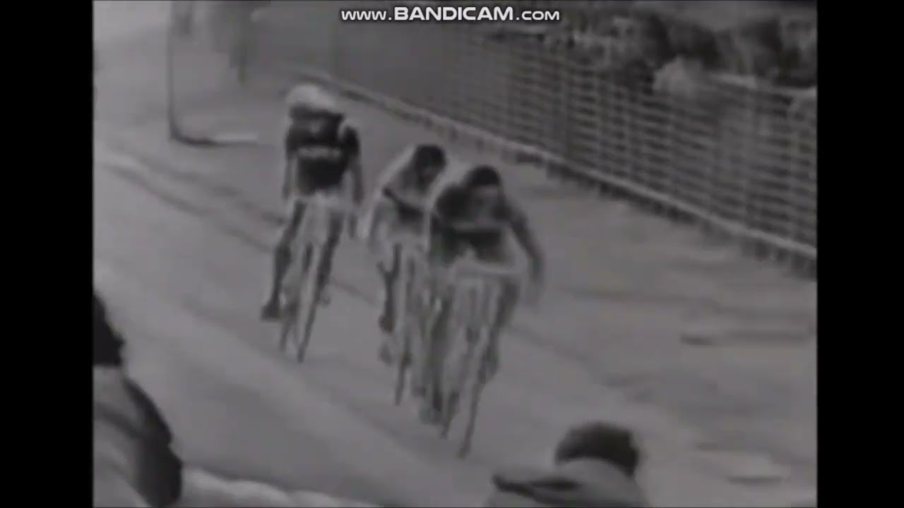 Tour de Lombardie 1974 - Roger De Vlaeminck bat Eddy Merckx sur le Vélodrome de Côme