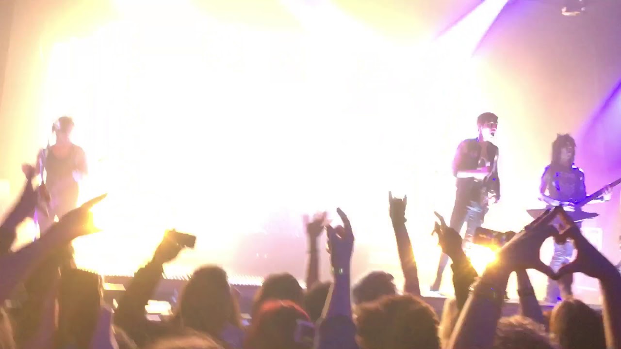 BLACK VEIL BRIDES PERFORMING IN THE END LIVE AT BIRMINGHAM 23/01/2018