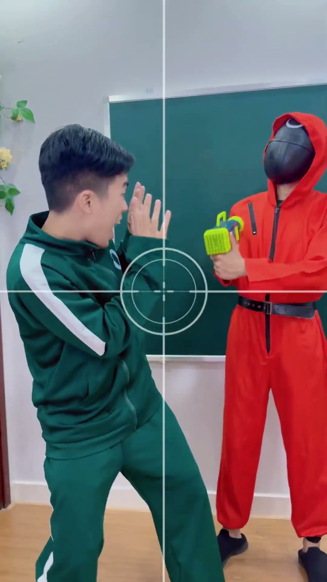 LNS - Đoạn hay nhất ở trò chơi con mực 2 || Best scene of Squid Game 2 #shorts