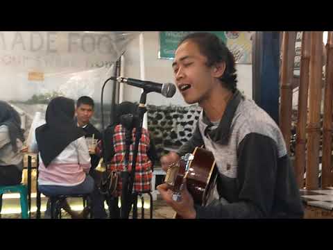 WANITA MUNAFIK |