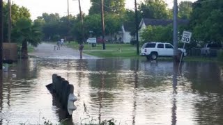 Brazos River crests at record levels
