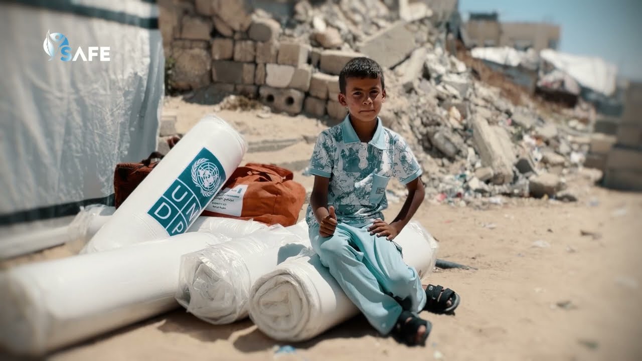 توزيع المراتب وأدوات الكرامة للعائلات النازحة في غزة | مخيم المحررات