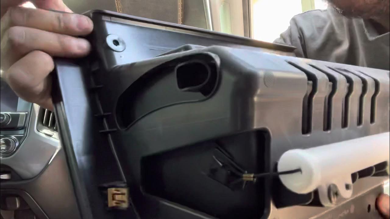 2014-2018 Chevrolet Silverado 1500 Cabin air filter replacement - YouTube