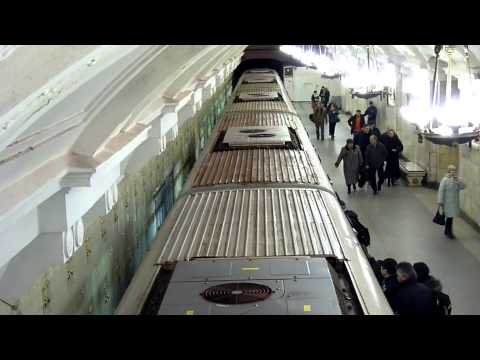 Video: Moskva Metroo Insenerihoone