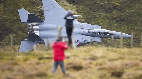 MACH LOOP - F15 EAGLES 500 FEET 500 KNOTS - 4K