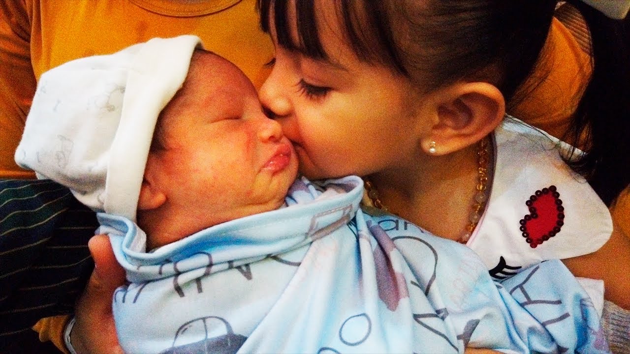 LUCIANA CONOCE A MARIANO