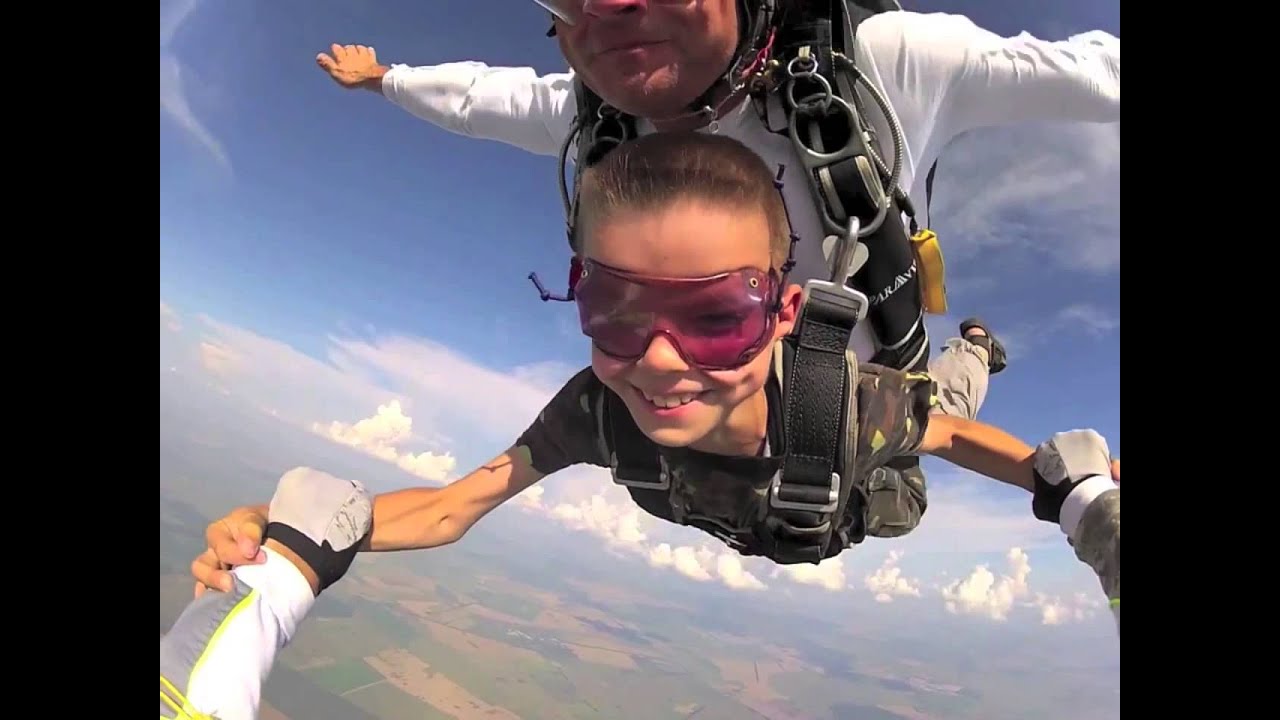 Kids time skydive Дети первый прыжок с парашютом тандем