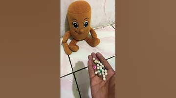 Cat ASMR 🌈 Reverse Beads Fun#shorts #cat #beads #asmr #satisfyingvideo