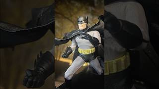 DCcember Day 25: Mezco Golden Age Batman Variant Review