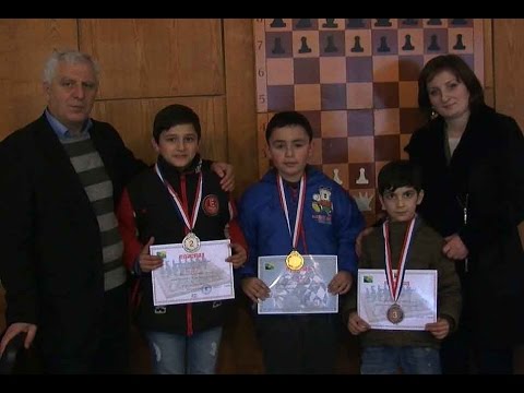 8 წლის გიგა სოხაძე 12 წლამდე ასაკში ქალაქის ჩემპიონი გახდა