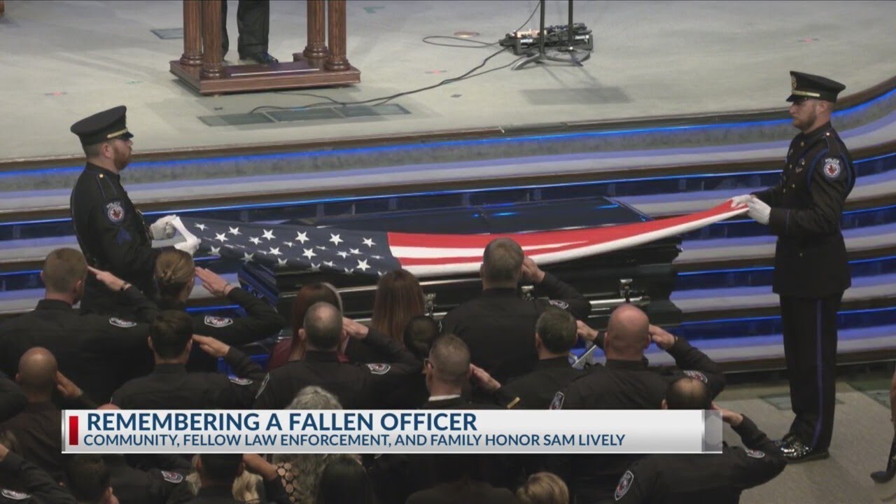 Funeral service held for fallen Tyler police officer - YouTube