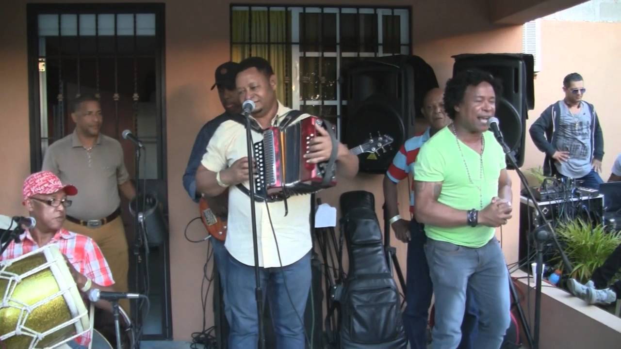el hombre acordeón cacique 2016