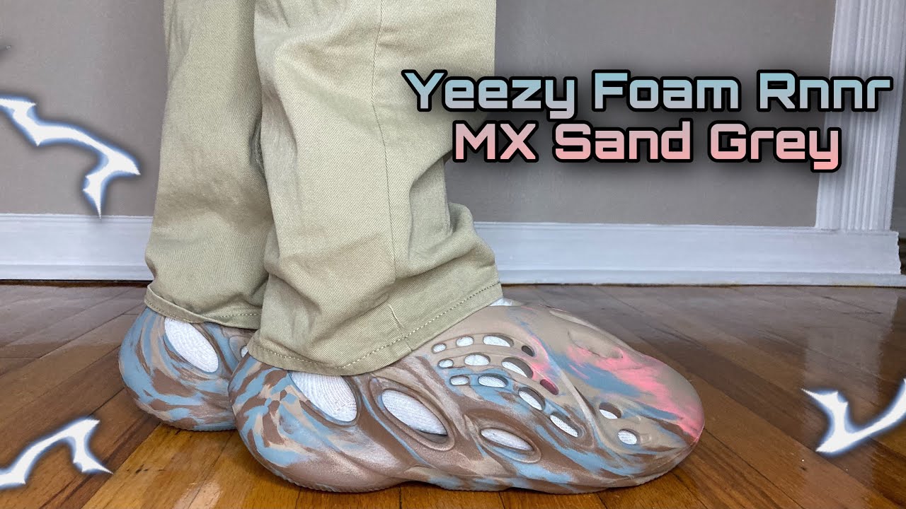 HOW TO STYLE YEEZY FOAM RUNNERS - 10 AFFORDABLE OUTFIT IDEAS - SAND,  MINERAL BLUE, MXT MOON GREY 