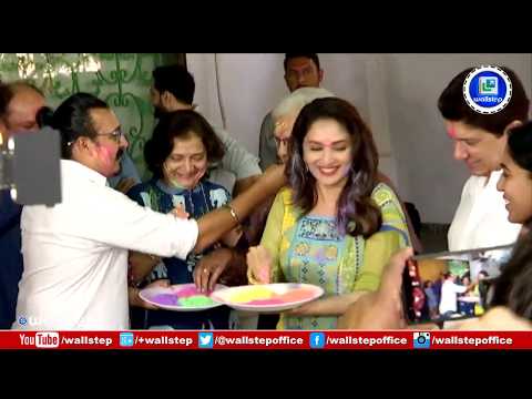 Madhuri Dixit Play Holi With Team And Crew