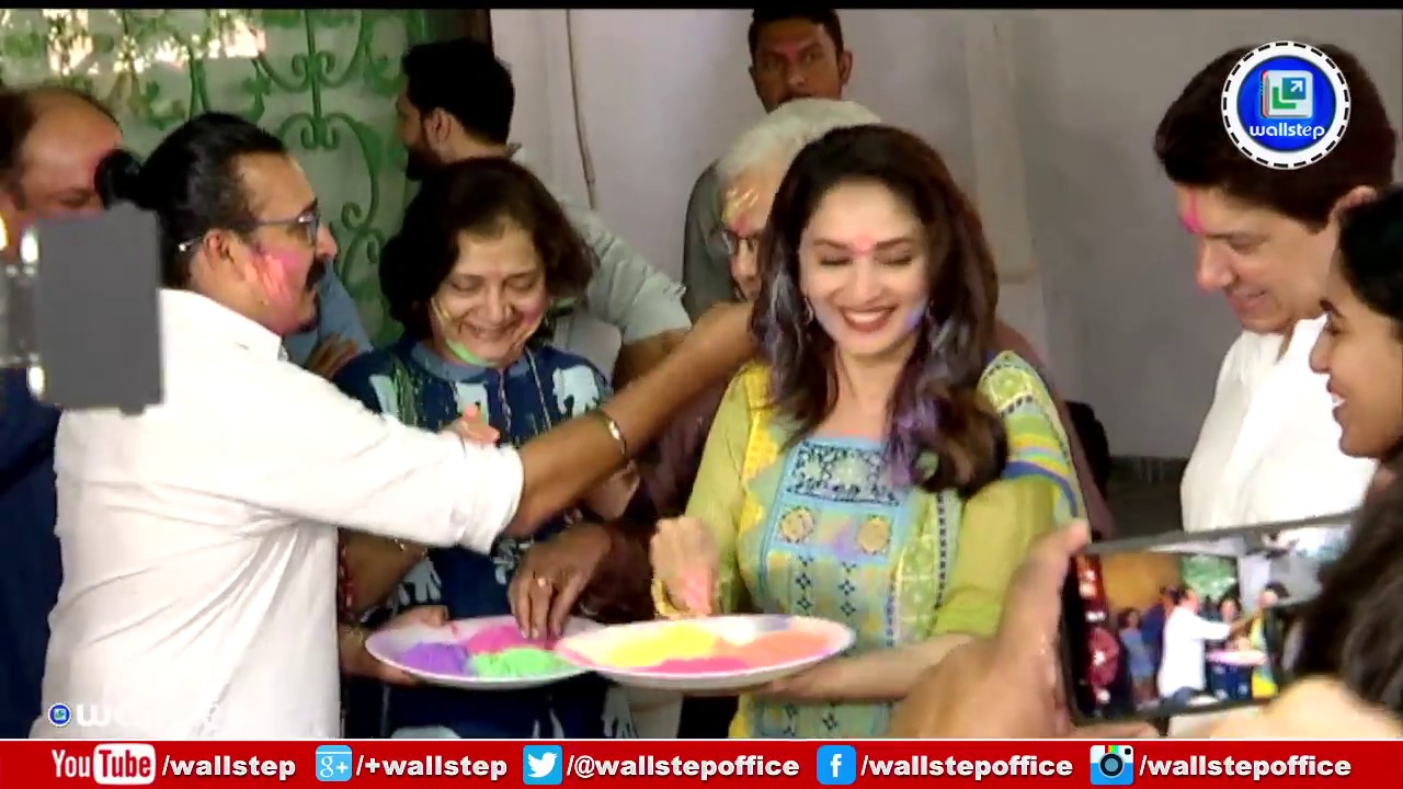 Madhuri Dixit play holi with team and crew #madhuri #madhuridikshit #wallstep #ReeliQ