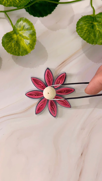 Wait for it... this paper flower is amazing!🤩 #diy #shorts #quilling