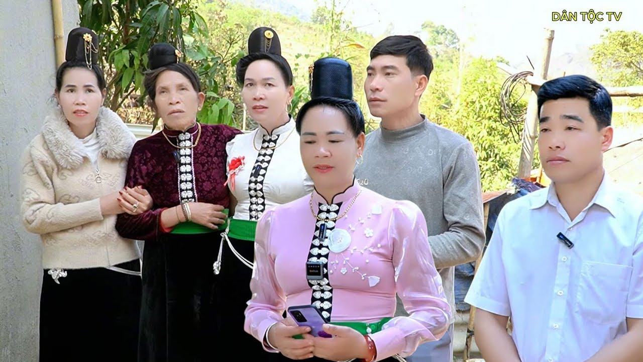 CÁC NGHỆ NHÂN NỔI TIẾNG HÁT THÁI ĐẾN THĂM BÀ BIÊNG ĐỂ GIAO LƯU HÁT THÁI RẤT HAY