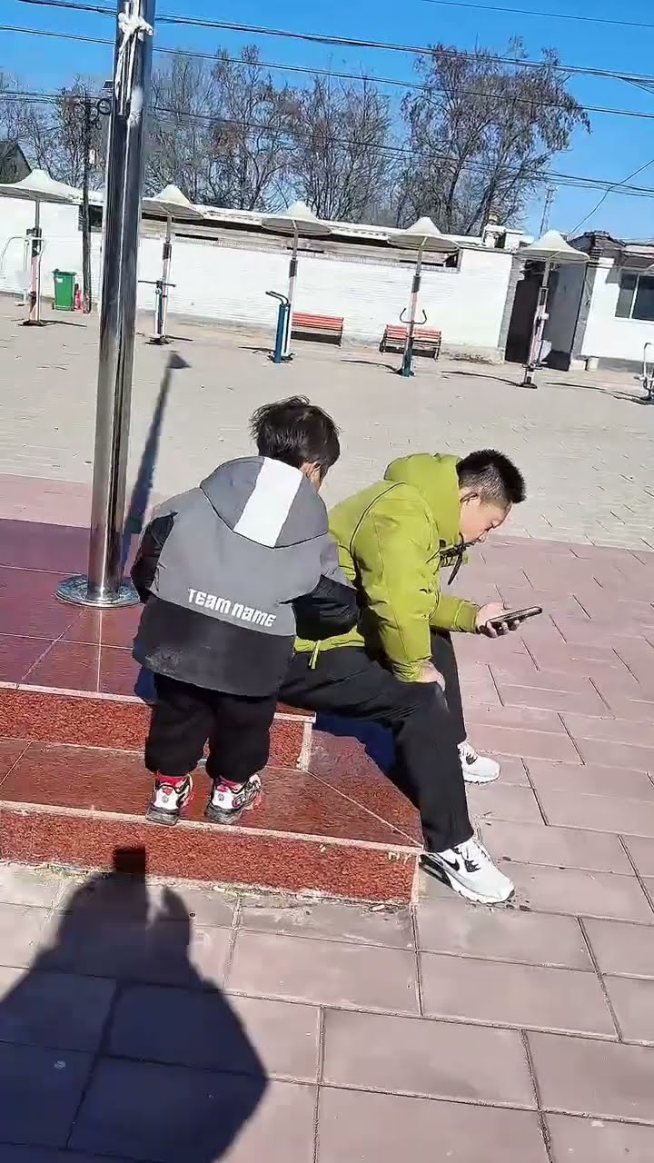 妈妈：还没拍完视频就给我捡跑了！#Cute baby#Cute#呆萌小米宝#聪明宝宝#萌娃