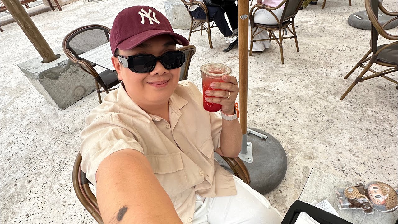 S1EP2: Dating myself until someone dates me at @McDonald’s UAE Al Seef Dubai 🇦🇪 version hahaha! 😋