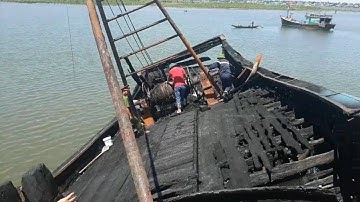 Tin Tức 24h  : Hai tàu cá ở Quảng Trị bất ngờ bốc cháy