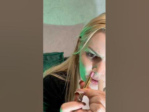 Самая маленькая помада в моей жизни 💄 - YouTube