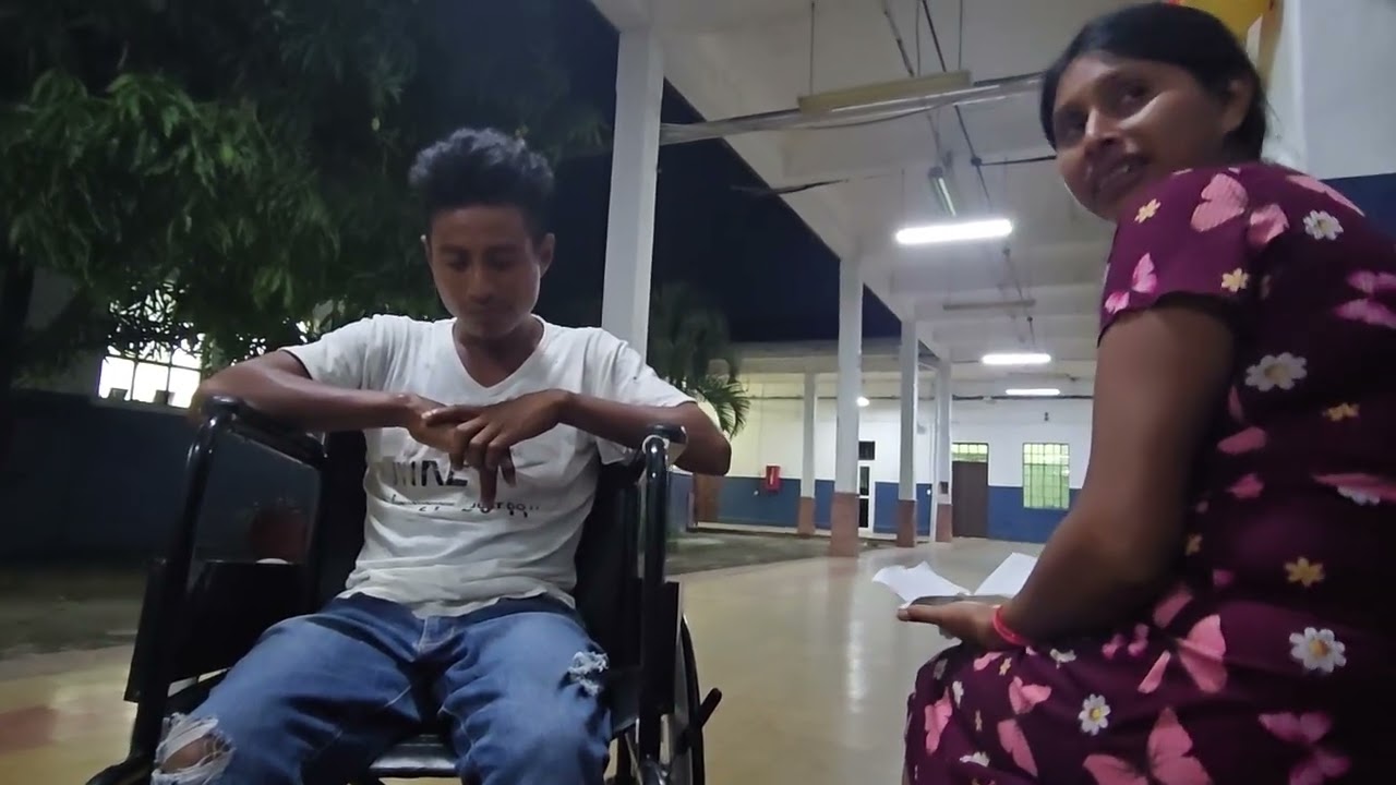 La Policía Llegó Buscando Al Hijo de don Chico Hasta el Hospital 