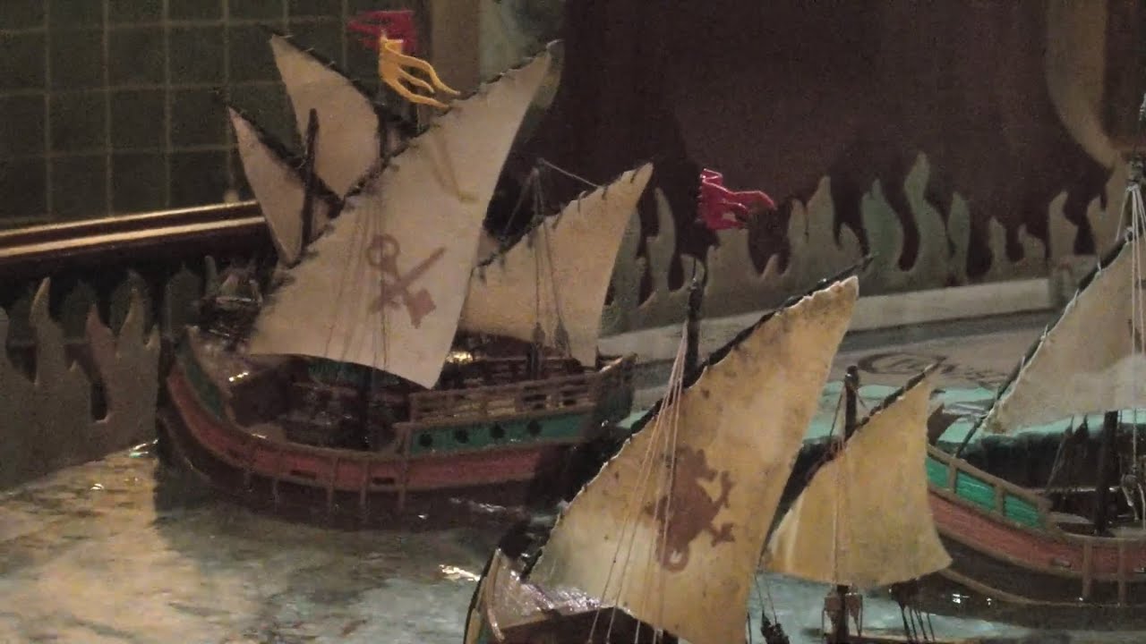 あ 事故ったw フォートレス エクスプロレーション ザ レオナルドチャレンジ後のラジコン船操縦してきた 東京ディズニーシー 雨や巨大魚 雷など航海には大変なものが沢山 Youtube