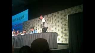 Spongebobs Tom Kenny Sings Dont be a jerk on christmas,  Comic Con 2012 Resimi
