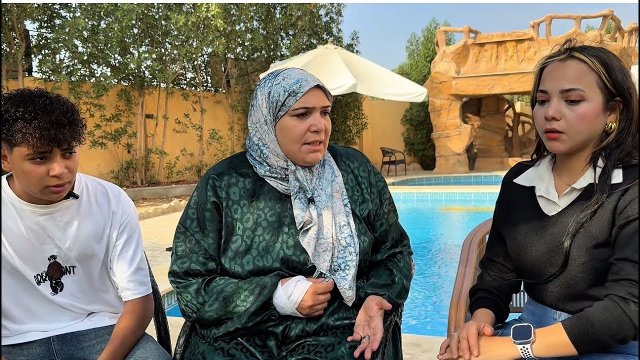 ام بتشتغل عند ابنها خدامه عشان تصرف على نفسها ! شوف الحنيه