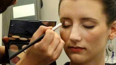 How To Apply Bio Fond Foundation With A Sponge