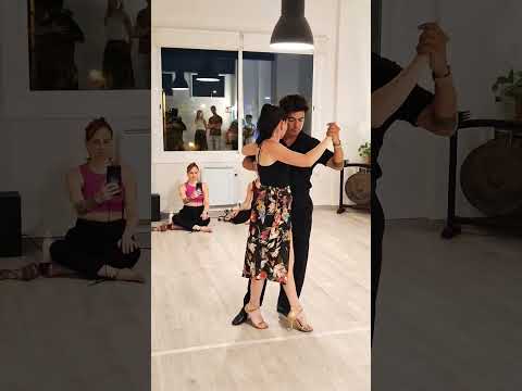 Boleos (1/2) by Sebastian Achaval & Cecilia Berra #tango #tangoargentino #sebastianachaval #boleo