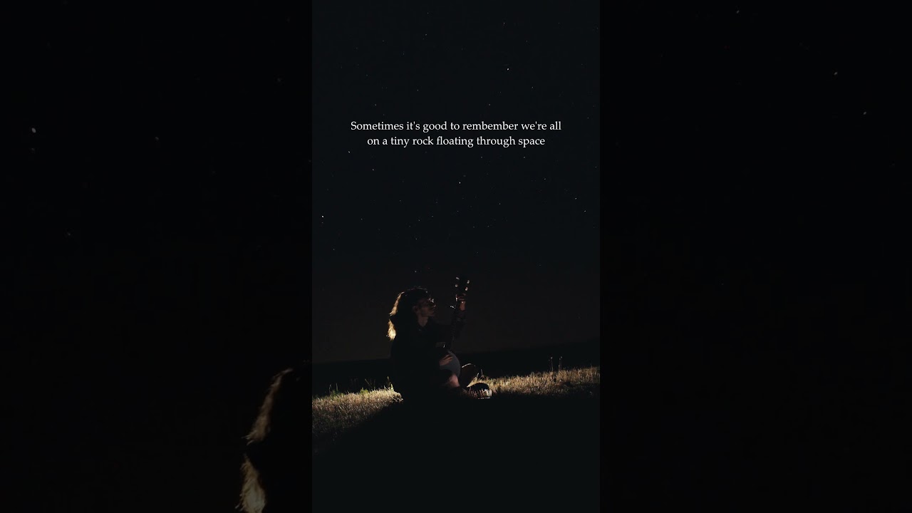 Playing Outer Wilds OST under the shooting stars #banjo #stars #outerwilds