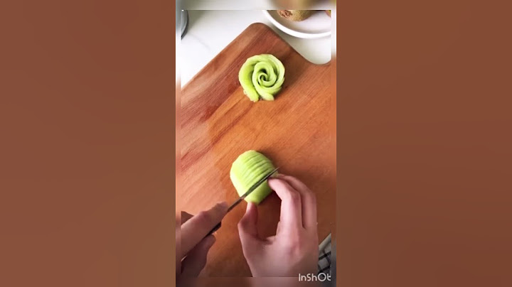 EASY CUTS : KIWI ROSE | FOOD HACKS | HOW TO CUT KIWI #shorts #fruit #kiwi