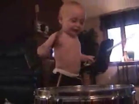 1 YEAR OLD DRUMMER!!!!!!! AMAZING!!!!!