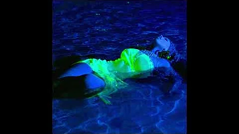 Chlöe - Strawberry Lemonade Ft Frost Fanatik (Official Audio)