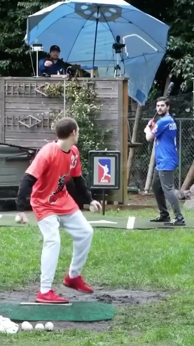The movement on this pitch ? (via @awawiffle/IG)
