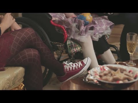 Rose McIver tights