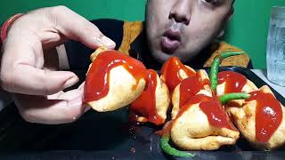 EATING CRISPY SINGARA / SAMUSA HOT TOMATO SAUCE & GREEN CHILLI  MUKBANG || BIGBITES || FOOD VLOG ||