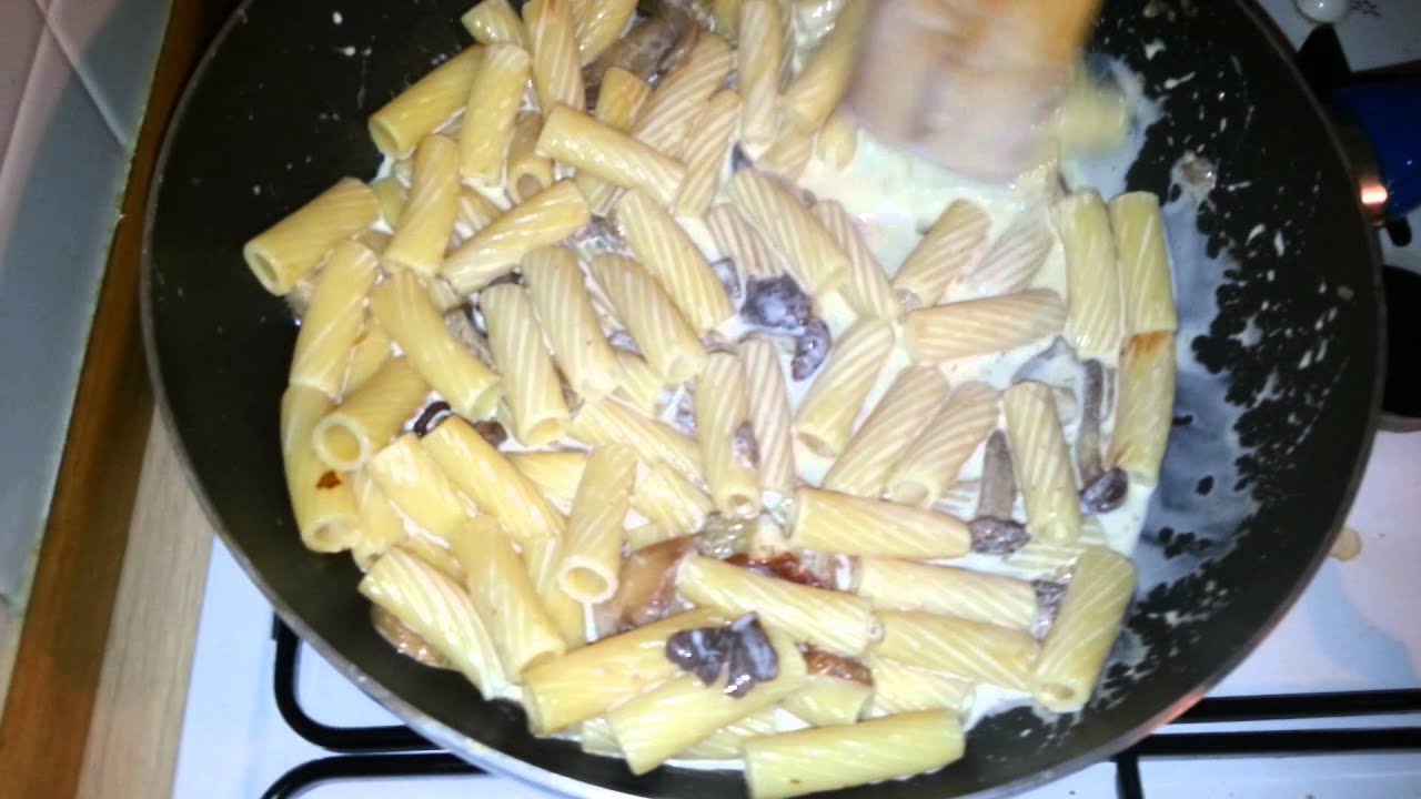 Pasta e latte. YouTube