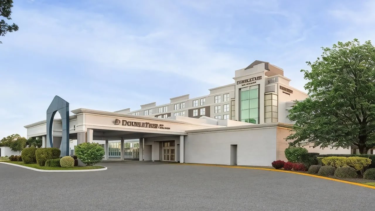 DoubleTree by Hilton Hotel Norfolk Airport | Norfolk | Hotel Review🏠