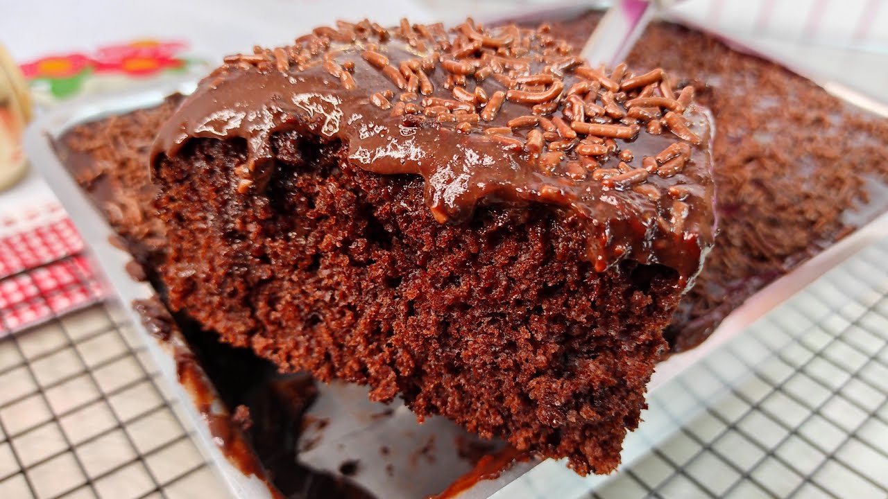 Receita deliciosa bolo de chocolate simples e facil; sem batedeira e sem  liquidificador – Metro World News Brasil