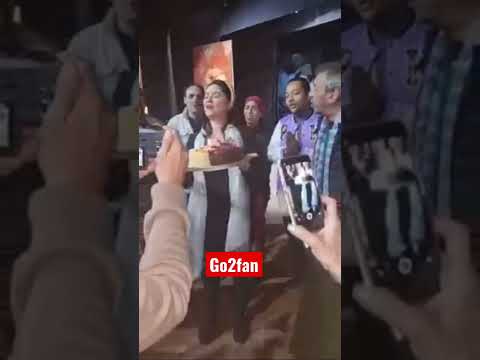 علا رامي ترقص في حفل عيد ميلادها