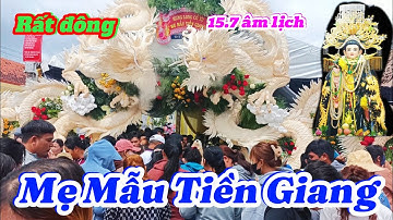 Rất đông bà con về Mẹ Mẫu Tiền Giang sáng 15.7 âm lịch.