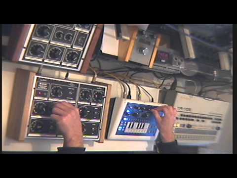 DUBSTA ACID DELAY with TR-909 and XOXBOX