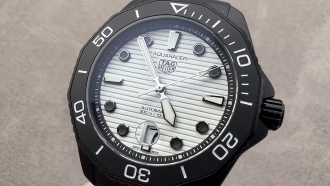 TAG HEUER Aquaracer Nightdiver WBP201D Date Automatic Men\'s Watch_962012 TAG Heuer Aquaracer Professional 300 NIGHT DIVER - Hands-On  main image 4